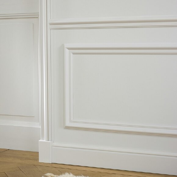 Плинтус из дюрополимера SX173 Orac Axxent Бельгия цвет: Белый