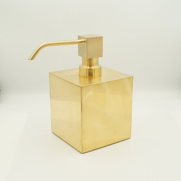 Дозатор для жидкого мыла 8,5х8,5хh14,5 см Surya Metall 6239/GOS-V3 цвет: золото