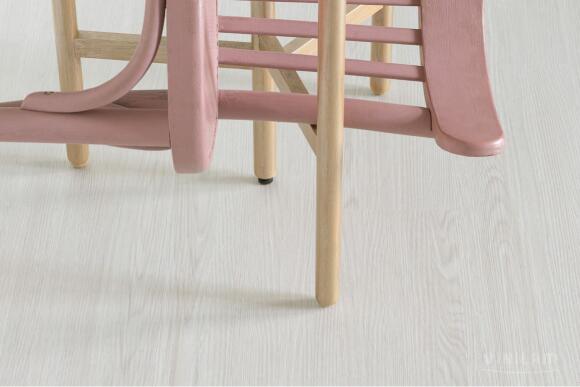 Виниловый ламинат VINILAM 10675 Дуб Гюстров