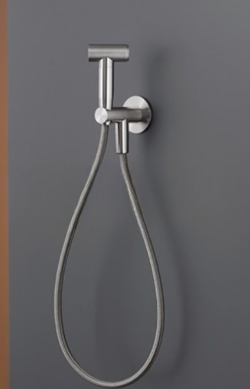 Гигиенический душ CeaDesign, предохранительный клапан, ограничитель давления, настенный держатель, шланговое подсоединение, шланг 1000 мм, White, сталь, цвет сатинированный, арт. FRE263WS Гигиенический душ CeaDesign, предохранительный клапан, ограничитель давления, настенный держатель, шланговое подсоединение, шланг 1000 мм, White, сталь, цвет сатинированный, арт. FRE263WS